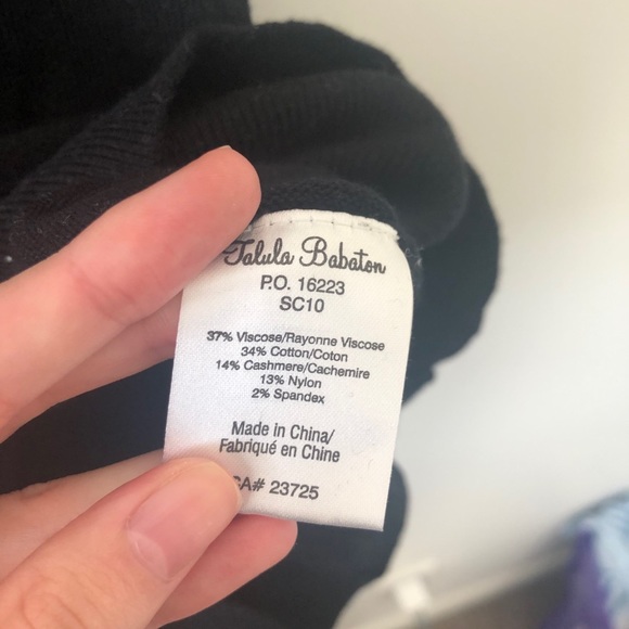 ❌SOLD❌ Vintage Aritzia Cashmere Sweater Vest - Picture 5 of 5